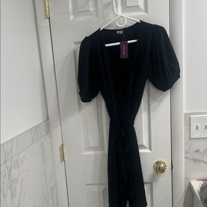 Elegant Black Midi Wrap Dress with Puff Sleeves